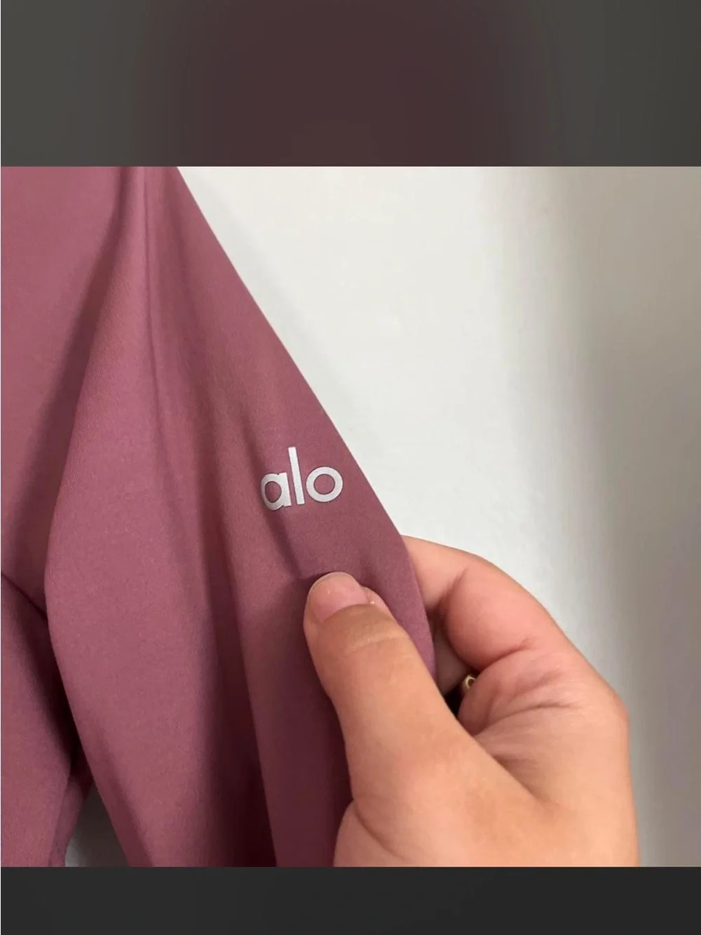 ALO Yoga slim fit